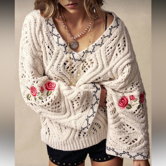 Sweaters - Embroidered Cream Sweater floral crochet knit style cream beige vneck